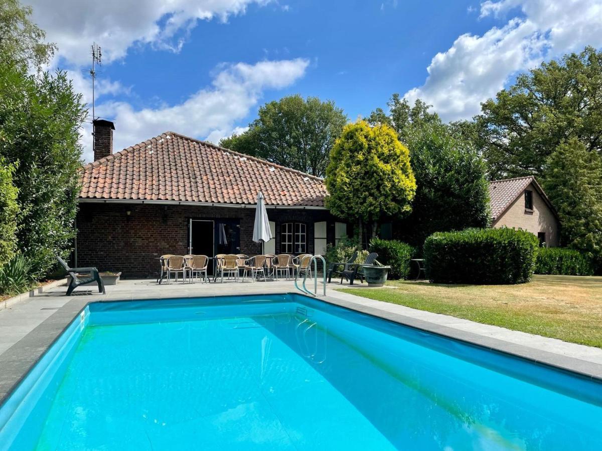 Magnificent Farmhouse In Sint Joost Luaran gambar